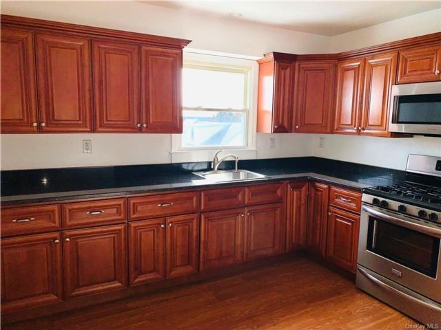 Building Photo - 226 Kingston Ave