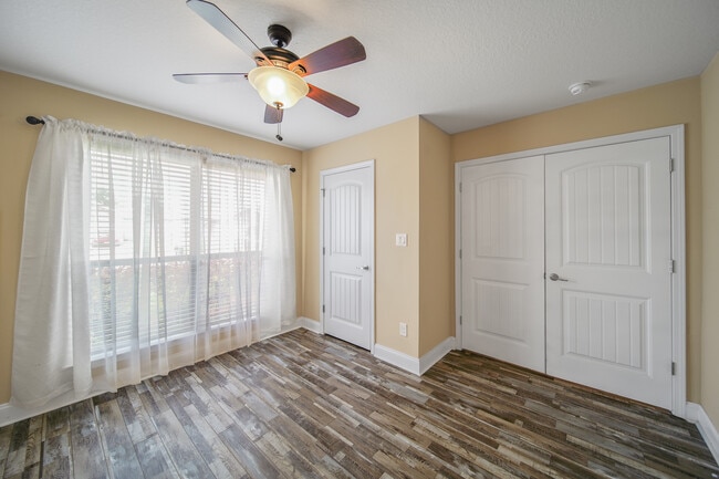 Building Photo - 552 Edith Ln