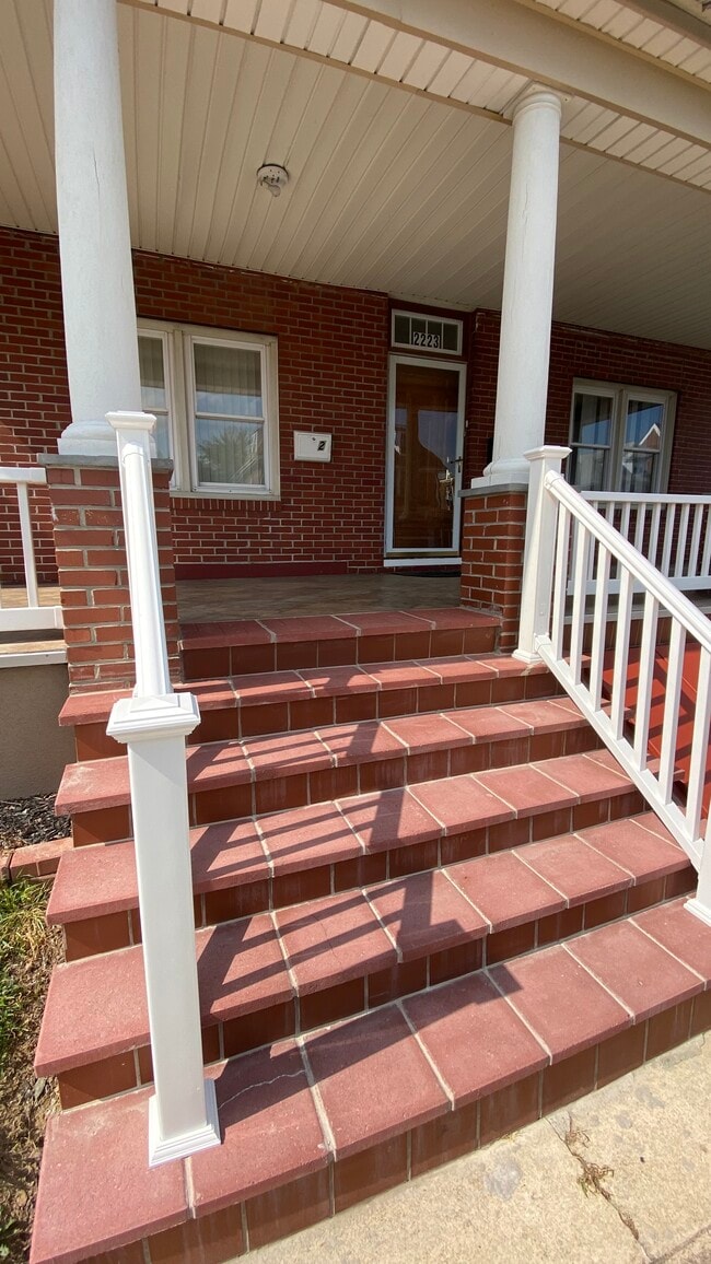 Building Photo - 2223 Noble St