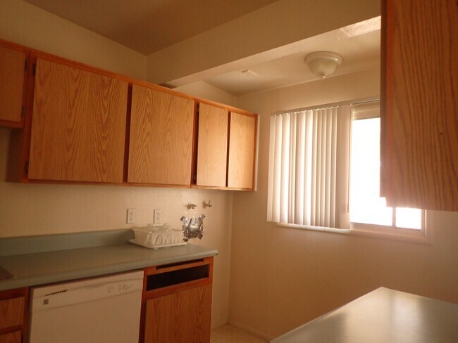 Foto del edificio - 2 bedroom with garage