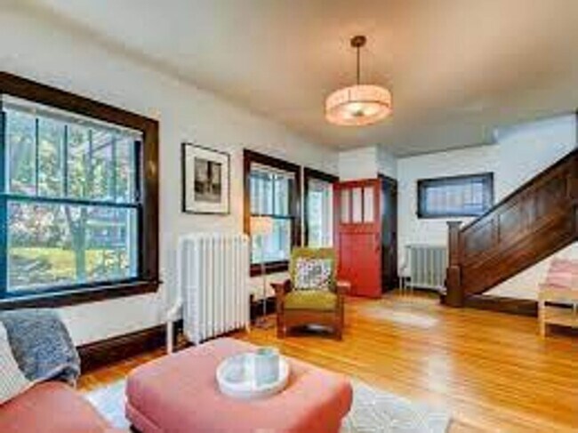 Foto del edificio - 1747 Englewood Ave