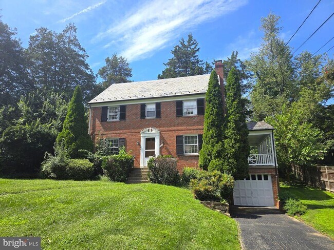 Foto del edificio - 9422 Locust Hill Rd