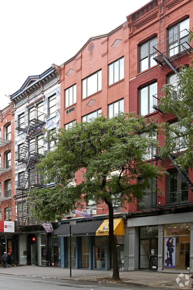 Building Photo - 462 W Broadway