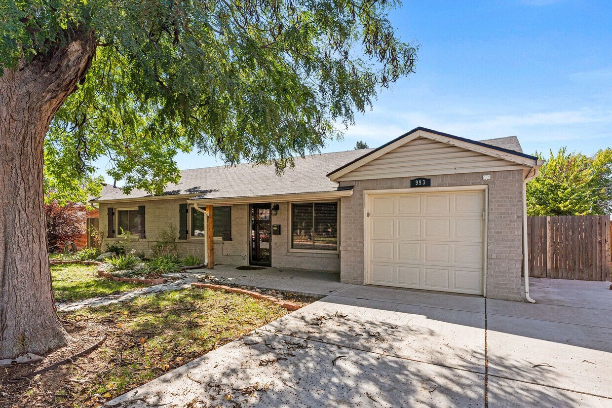 Primary Photo - Charming Home with Open Floor Plan, wood f...