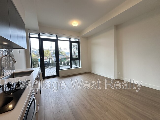 Building Photo - 3801-3801 Capozzi Rd