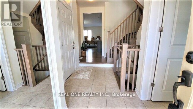 Photo du bâtiment - 91 Orchardcroft Rd