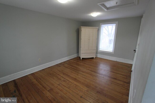 Foto del edificio - 5744 Charles Town Rd