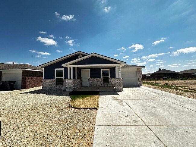 Building Photo - Awesome home in Upland West available now!