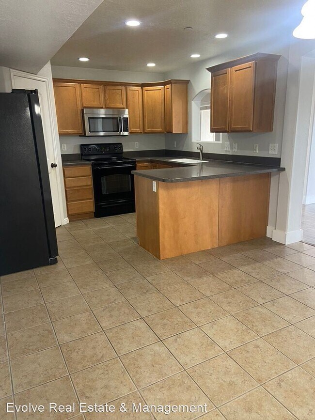 Foto del edificio - 3 br, 2 bath House - 3821 Rock Creek Rd. A5