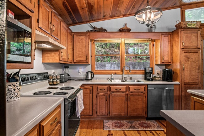 Foto del edificio - 410 Dogwood Ln