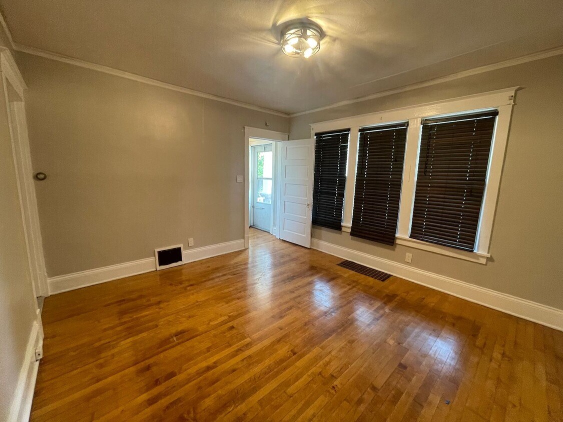 Foto principal - 2524 N Weil St
