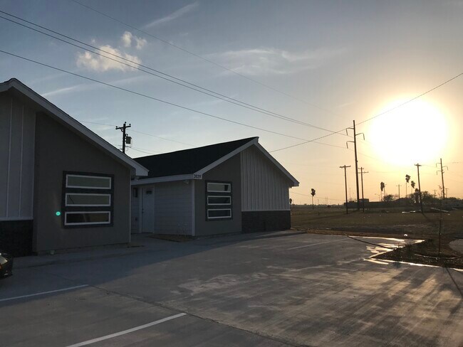 Front View - 2029 Southridge Ave