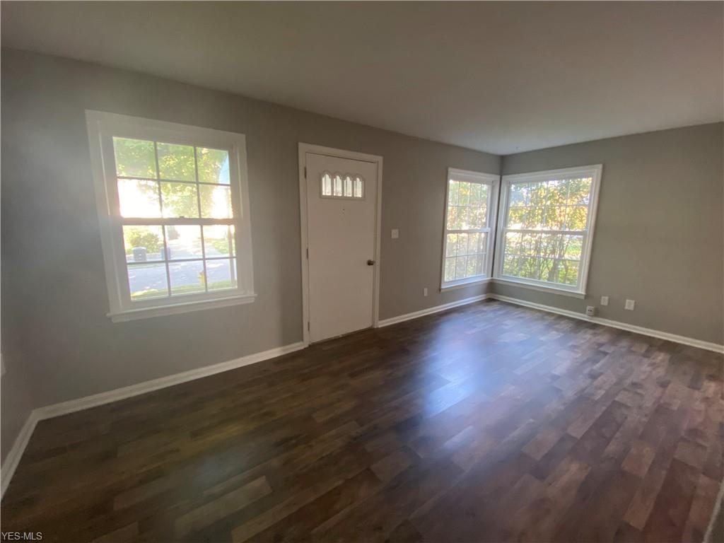 1181 Hilltop Dr Akron, OH 44310 – photo 5