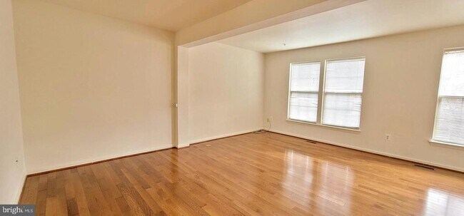 Foto del edificio - 7128 Fox Harbor Way