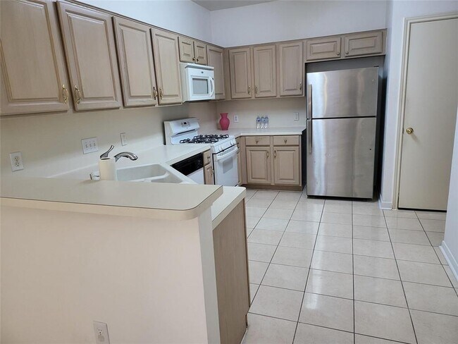 Building Photo - 15906 Timber Chase Dr