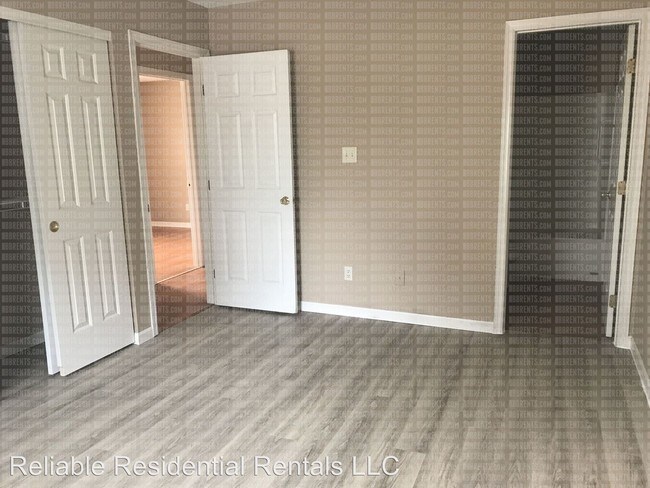 Building Photo - 3 br, 2 bath House - 966 Hathaway Drive,