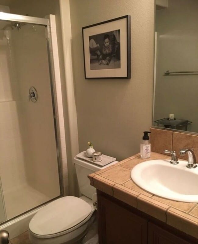 Building Photo - Simi Valley - Two story 4 bedroom, 3 bathroom townhome in Paseo Del Sol!