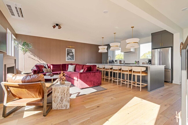 Building Photo - 1117 3rd Ave S