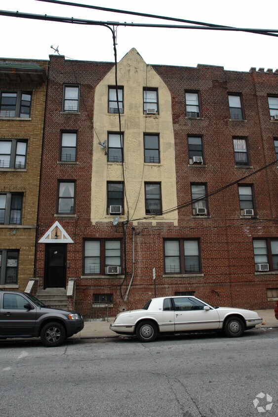 Foto principal - 31 Pelton St