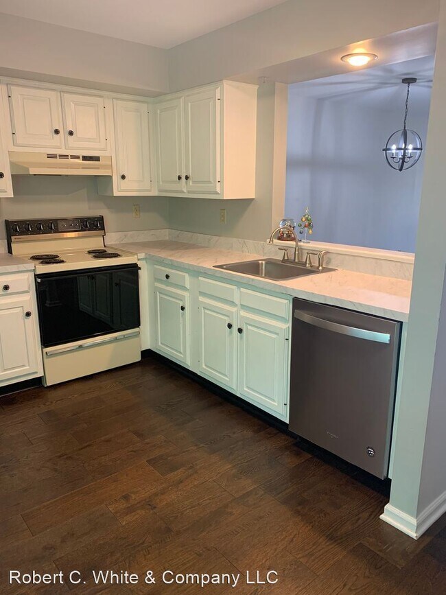 Building Photo - 2 br, 2 bath House - 30 Manorwood Drive