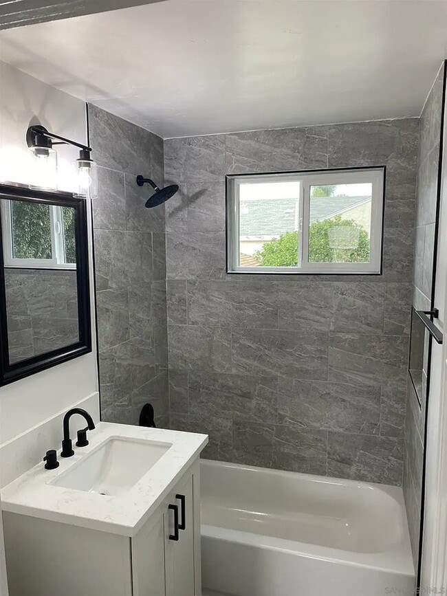 Building Photo - 6746 N Elman St