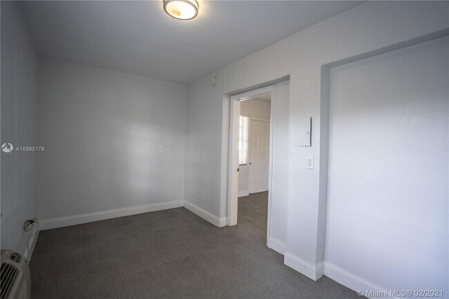 Building Photo - 7133 Bonita Dr
