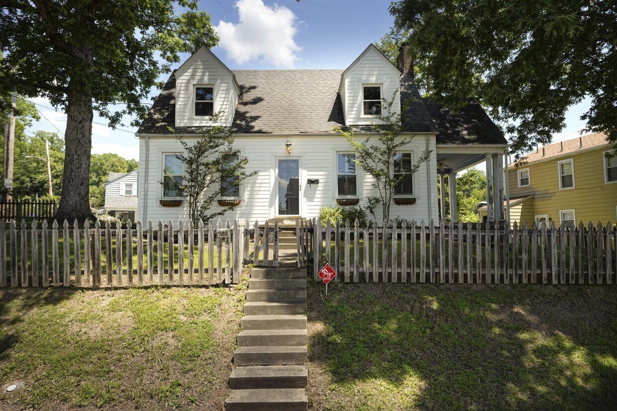 Foto principal - 1104 Summit Dr
