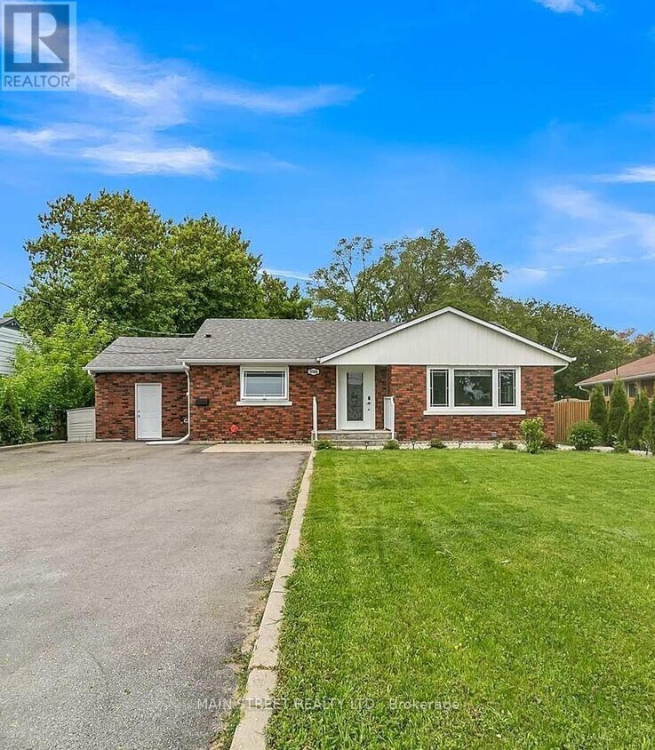 Photo principale - 18166 Leslie St