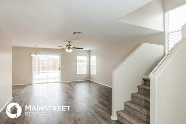 Building Photo - 12622 W Paradise Dr
