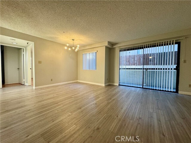 Building Photo - 987 E Del Mar Blvd