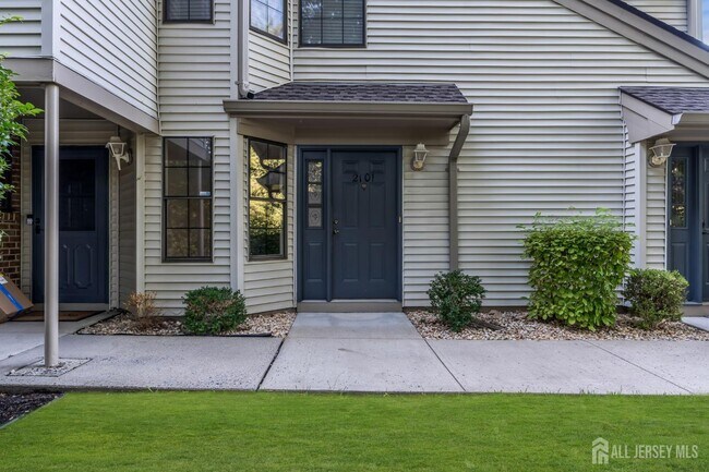 Building Photo - 2101 Bayhead Dr