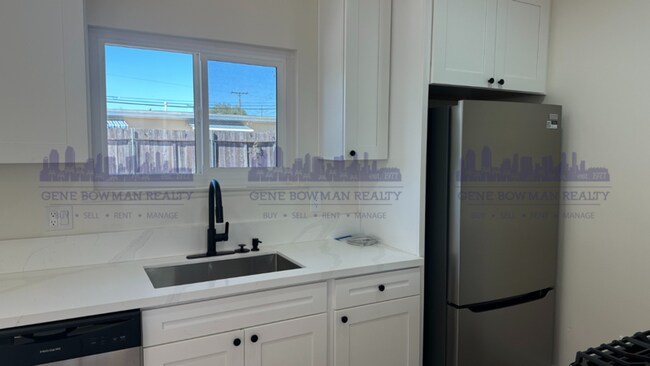 Foto del edificio - 4854 Barstow St