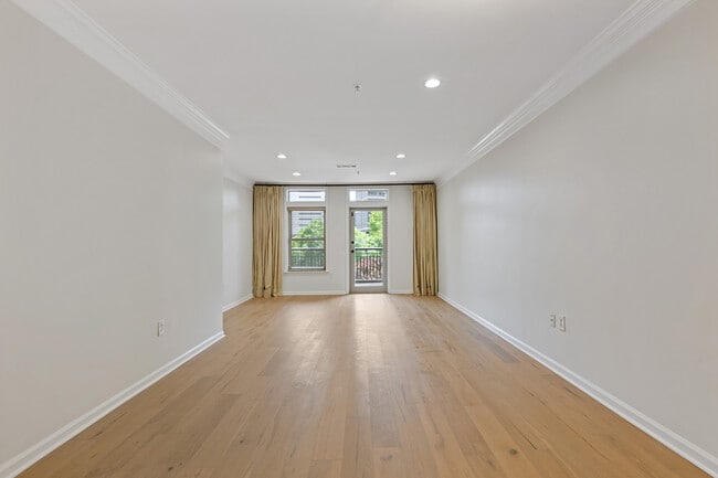 Photo - 3334 Peachtree Rd Apartment
