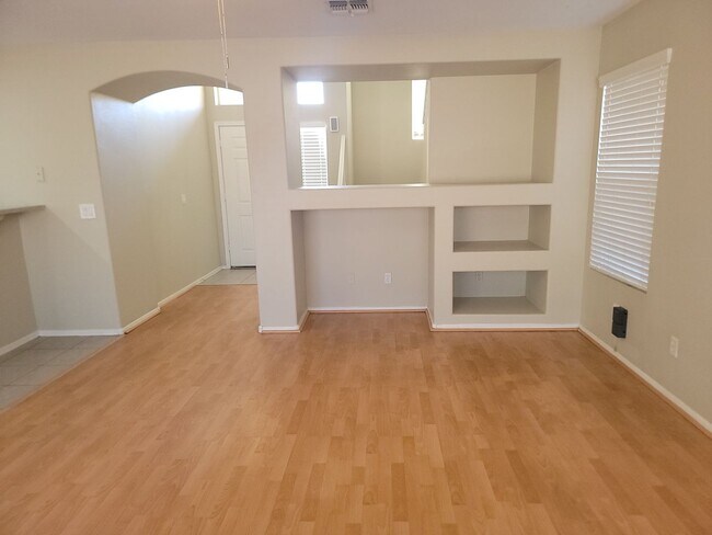 Foto del edificio - 14357 N 154th Ave
