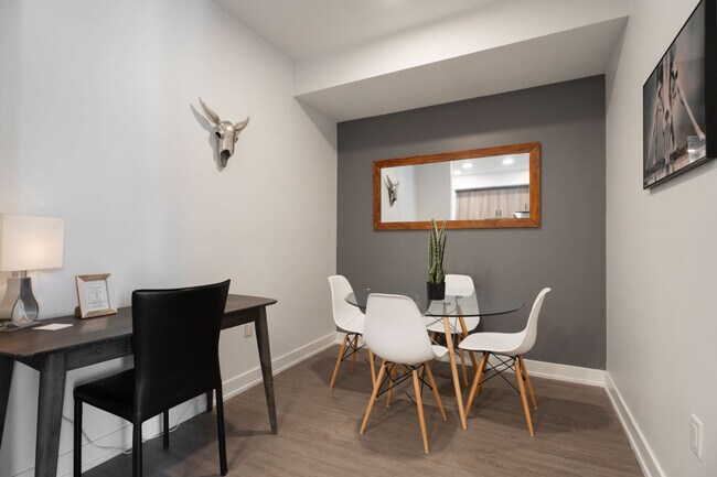 Building Photo - 90 Champagne Ave S