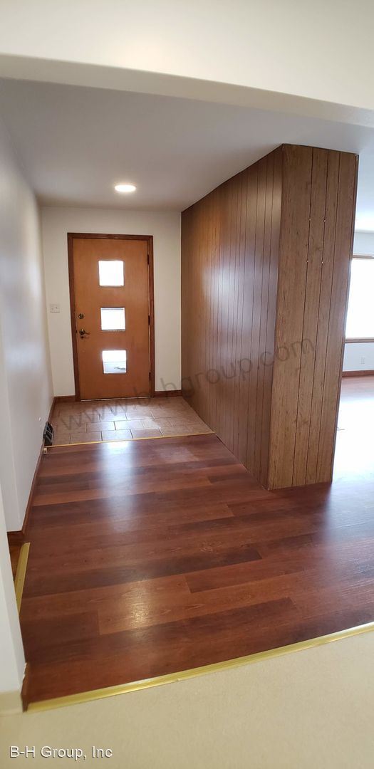 Building Photo - 3 br, 1.5 bath House - 2000 Layard Ave