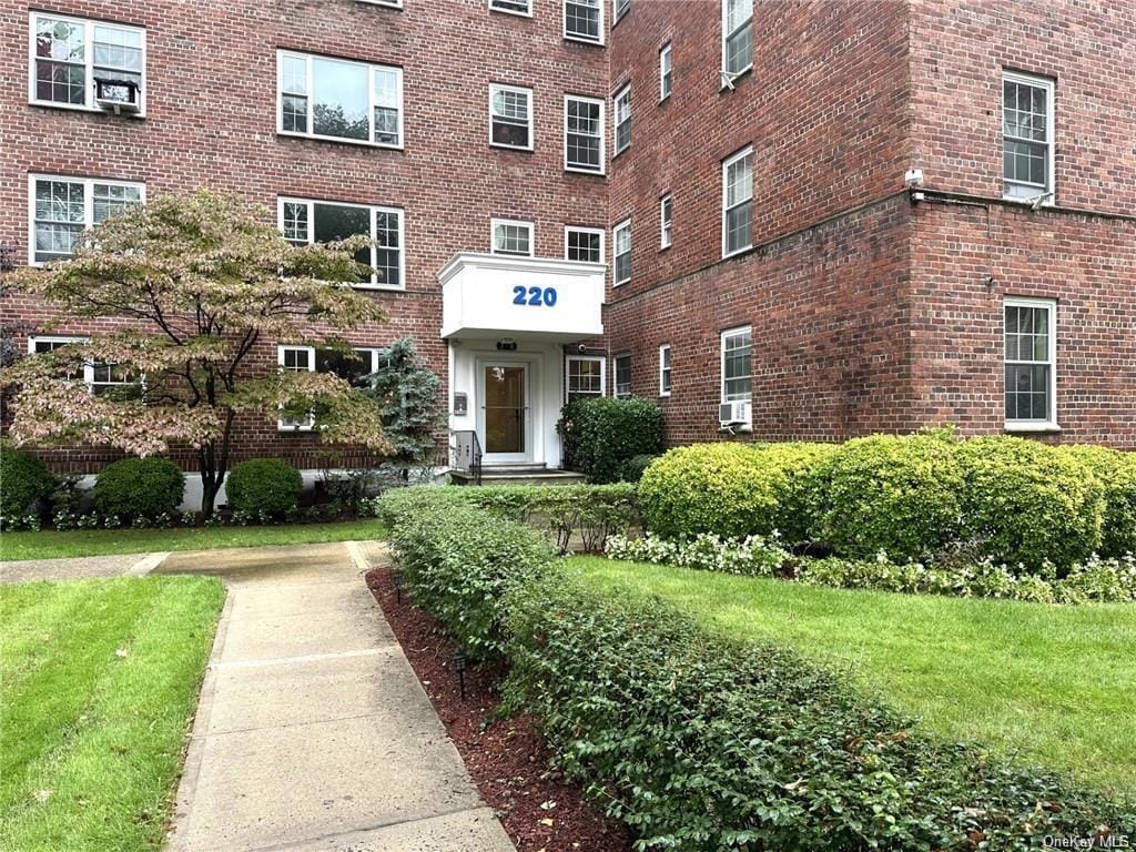 220 Pelham Rd Unit 5p, New Rochelle, NY 10805 Condo for Rent in New
