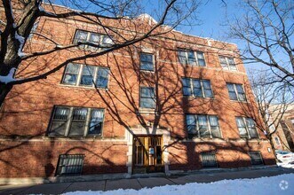 Building Photo - 1336 W Waveland Ave