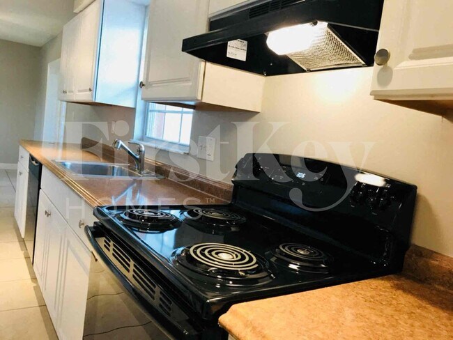 Foto del edificio - 112 Stafford Pl