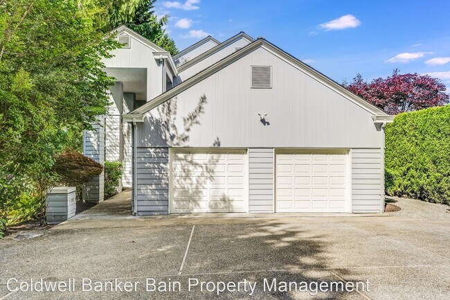 Building Photo - 3402 W Lake Sammamish Pky NE