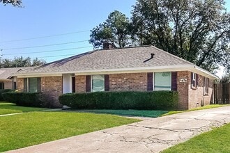 Building Photo - 5030 Summit Lodge Dr