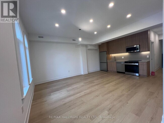 Photo du bâtiment - 440 Parliament St