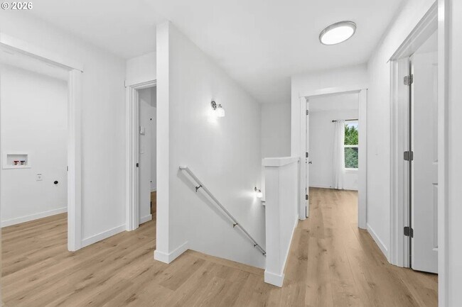 Foto del edificio - 5592 Burnett Ave