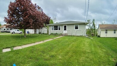 Building Photo - 2082 High Dr SE