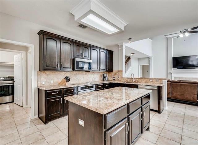 Building Photo - 1618 Suncrest Dr