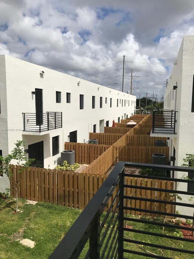 Foto del edificio - 474 SW 91st Ct