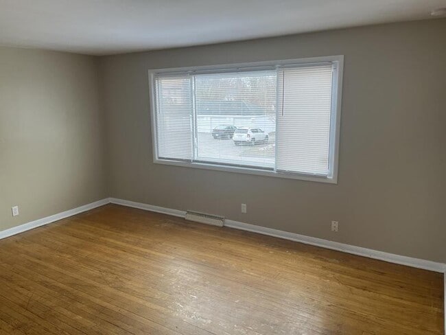 Building Photo - 118 Milburn Dr