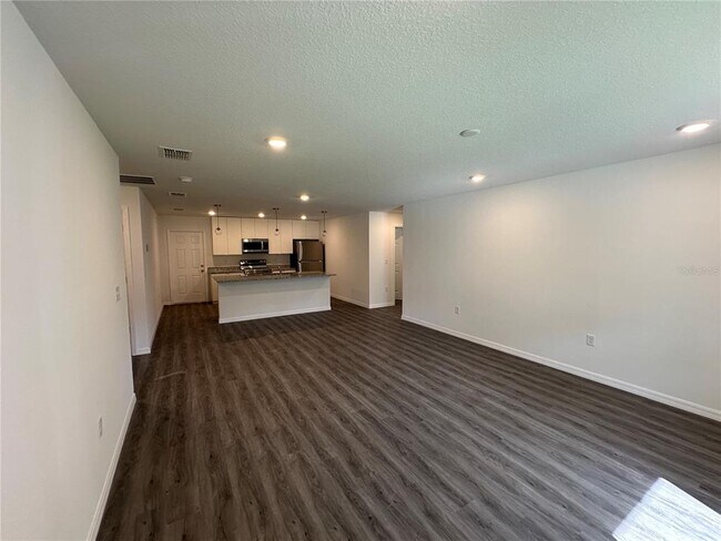 Foto del edificio - 7486 N Galena Ave