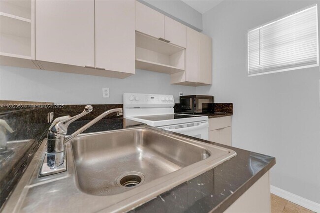 Foto del edificio - 1421 SW 3rd St