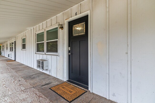 Foto del edificio - 826 W Weiland Ave